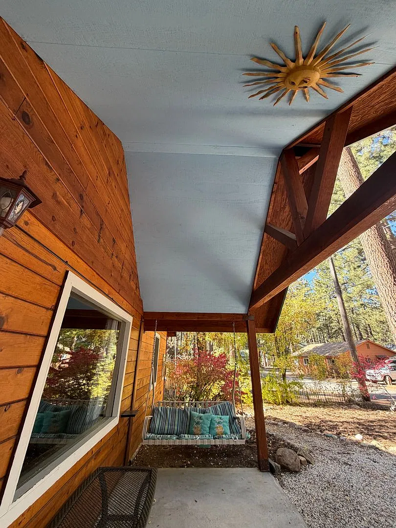 2 Bed + Large Office, 1.5 Bath Al Tahoe Home just 2 Blocked from the Lake! — Photo 3