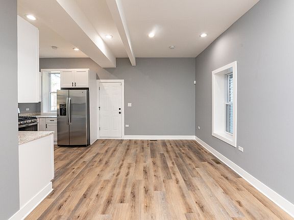 2nd image of 2713 W Gladys Ave #1