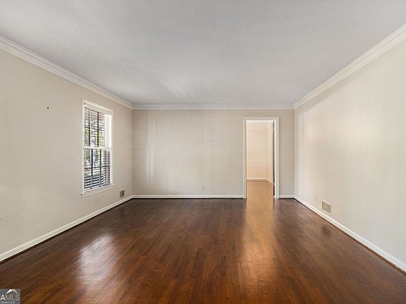 4th image of 2437 Cardinal Way