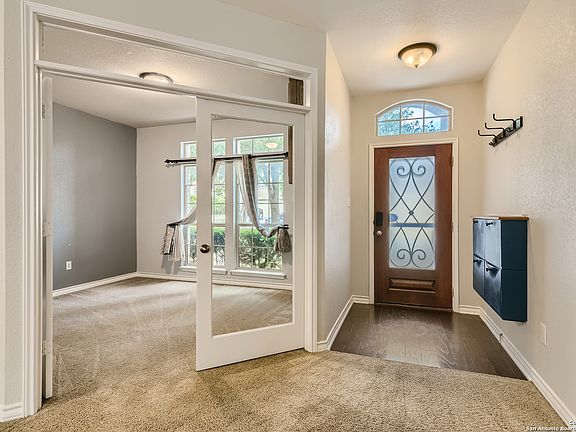 3rd image of 346 Chloe Heights
