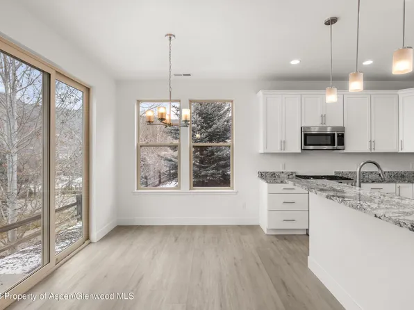 1 Eagle Claw Cir, Glenwood Springs, CO 81601