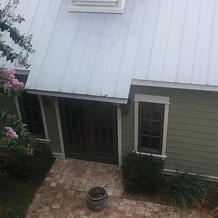 3rd image of 585 Aragon St