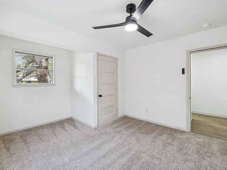 320 El Portal Dr — Photo 21