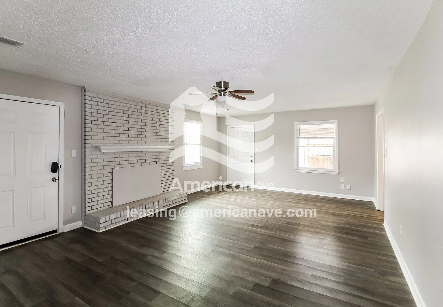 3 bed, 1.0 bath, 1214 sqft, $1,345 — Photo 3