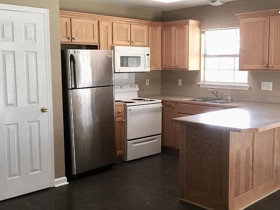 3rd image of 331 Monarch Dr
