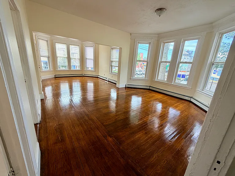 41 Pennsylvania Ave #1 — Photo 1