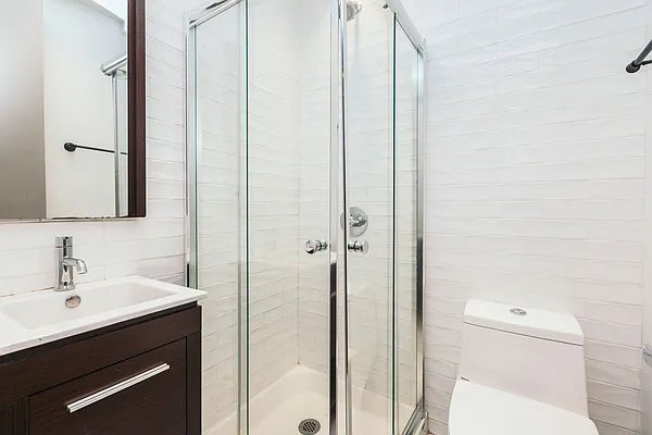 Rented by Nooklyn NYC LLC | media 27