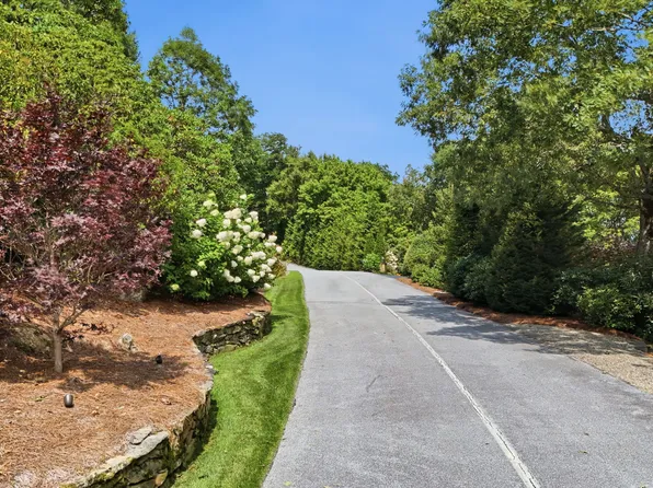 454 Upper Brushy Face Road, Highlands, NC 28741