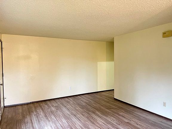 4th image of 410-416 SE 7th Ave