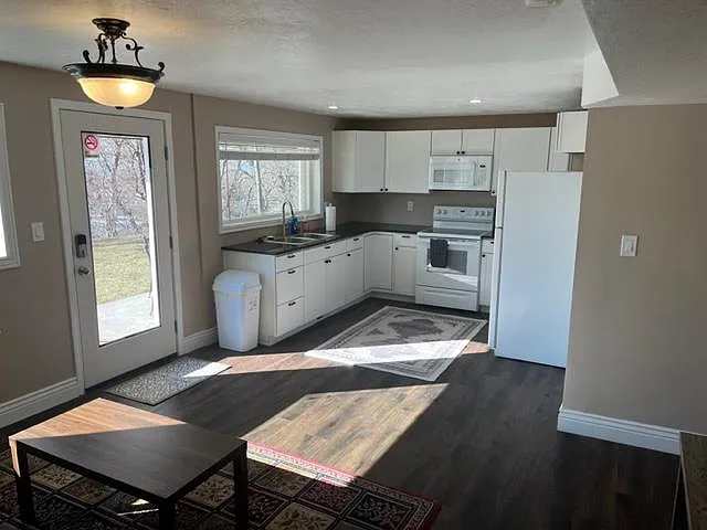 4463 Taylor Ave — Photo 11