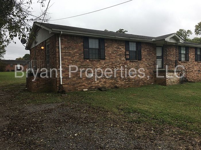 1st image of 214 Ewing Dr