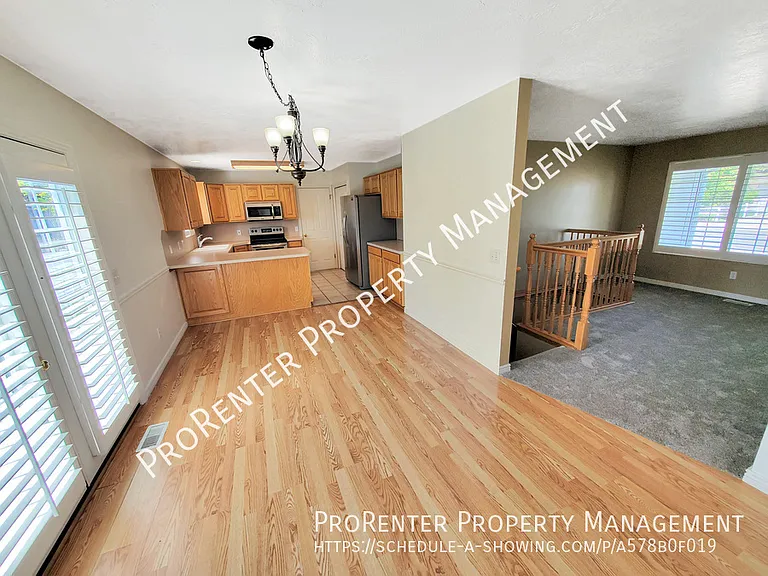 1488 Earl Cir — Photo 7