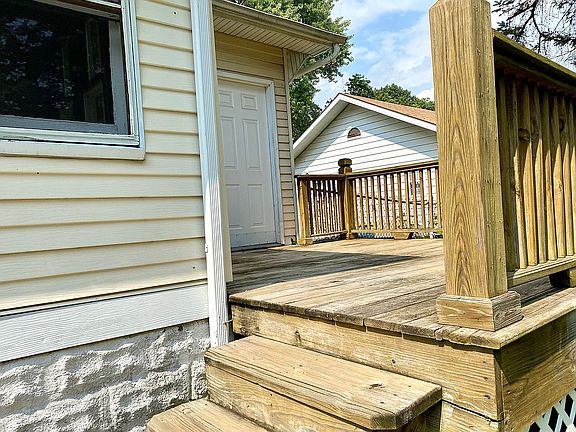 Rear deck entrance