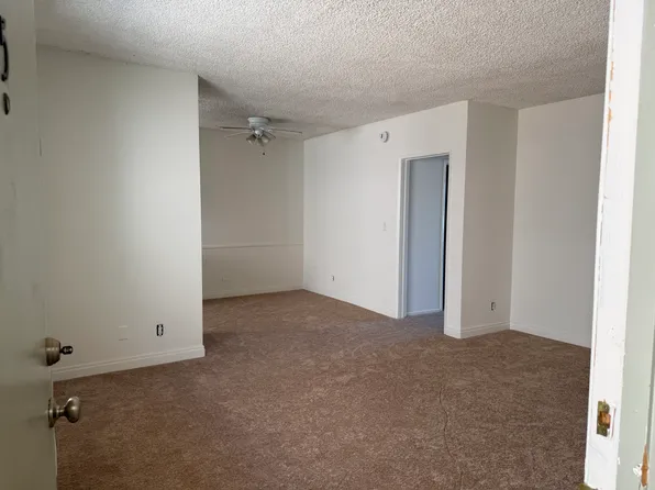 22515 Del Valle St #5, Woodland Hills, CA 91364