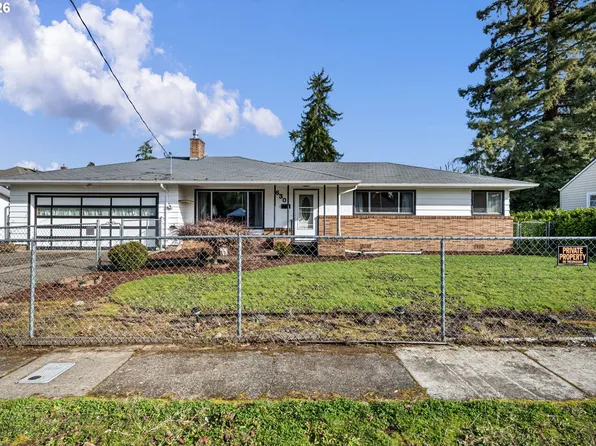 630 S 3rd St, Cottage Grove, OR 97424