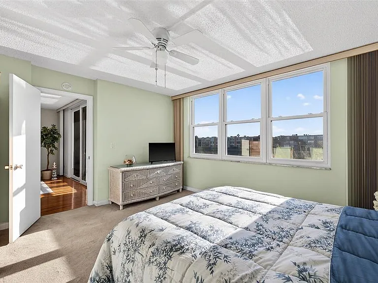 7625 Sun Island Dr S #207 — Photo 16