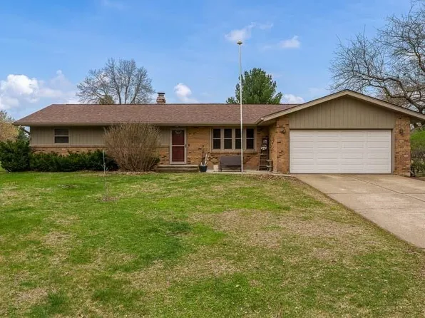 3824 Valerie Rd, Roscoe, IL 61073