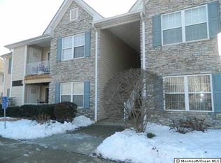 532 Wedgewood Cir, Belford, NJ 07718