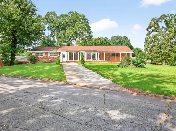 3724 Chavers Pl, Stone Mountain, GA 30083