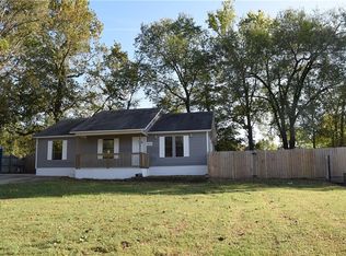 1401 Dodge St, Pea Ridge, AR 72751
