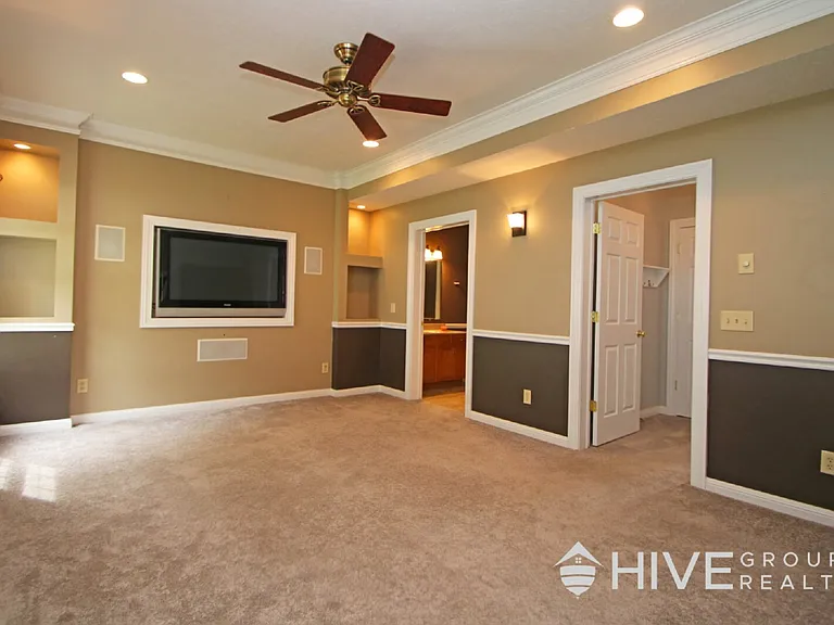 155 Chelsea Cir — Photo 25