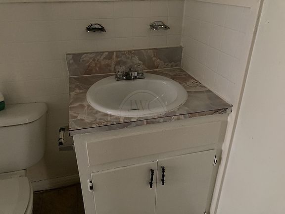 5th image of 707 Estelle Ave