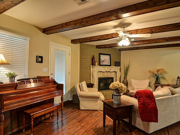 5th image of 211 Oak Creek Cir