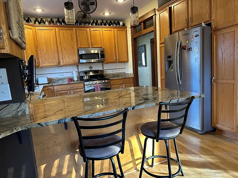 1128 Creekside Cir — Photo 14