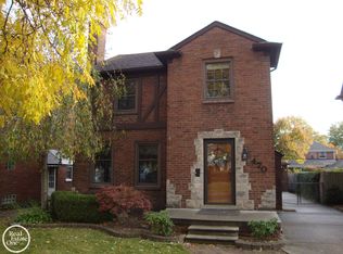 470 McKinley Ave, Grosse Pointe Farms, MI 48236