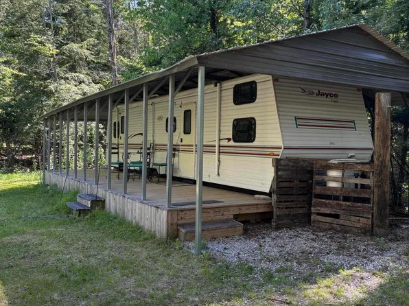 30078 E 2nd St, Drummond Island, MI 49726