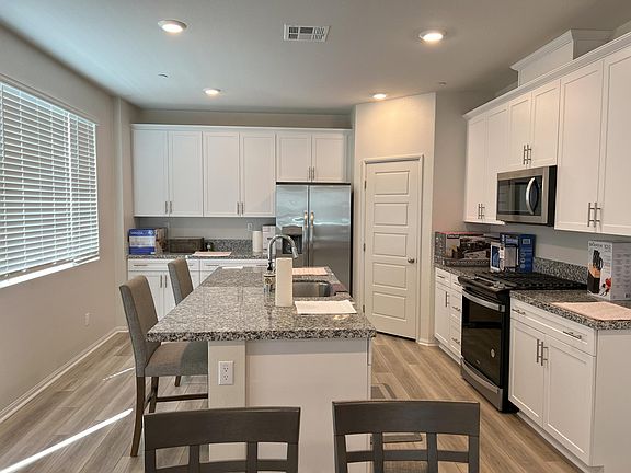 5th image of 40524 Melrose Dr
