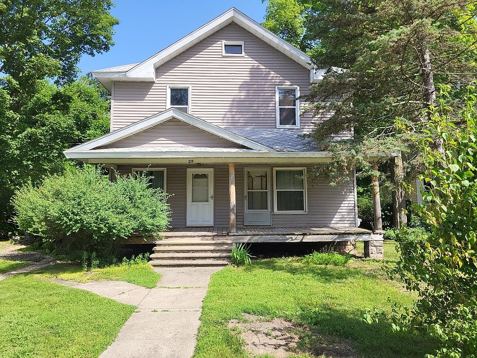 1st image of 219 E Delaware St
