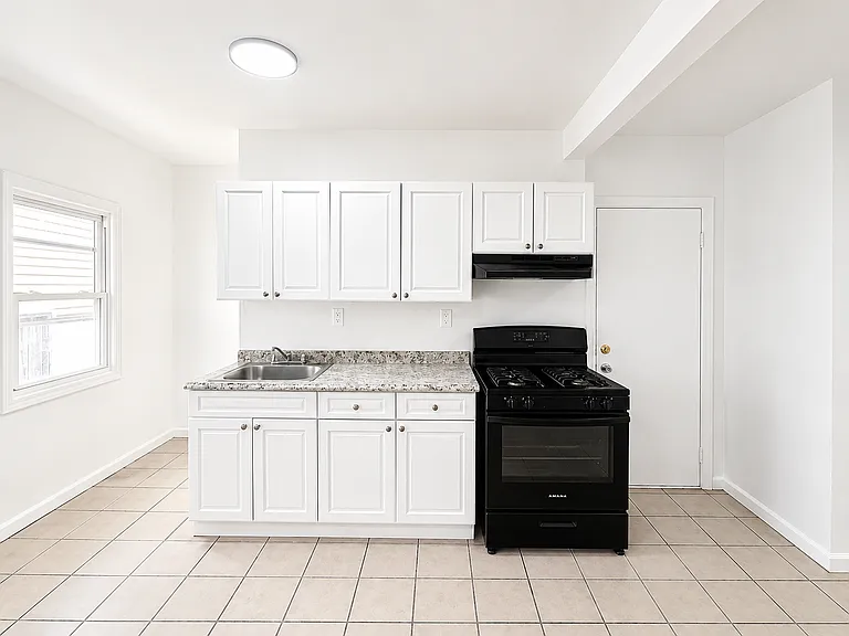 36 Mary St #2 — Photo 2