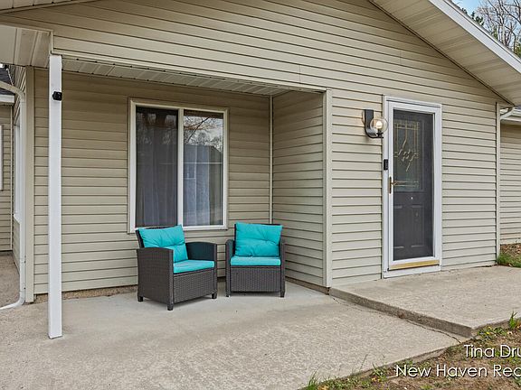 3rd image of 5077 Boyd Ave NE