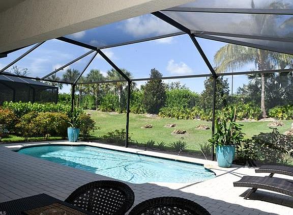 2nd image of 9021 Isla Bella Cir