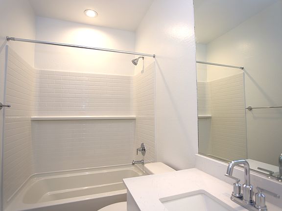 4th image of 2542 W Huntington Dr #Phoenix 85041