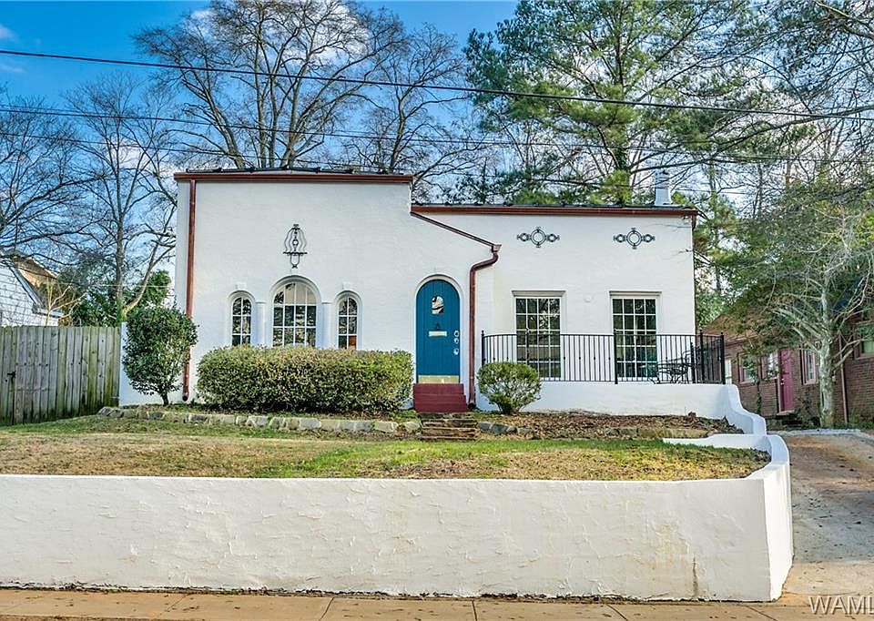 1st image of 301 Caplewood Dr