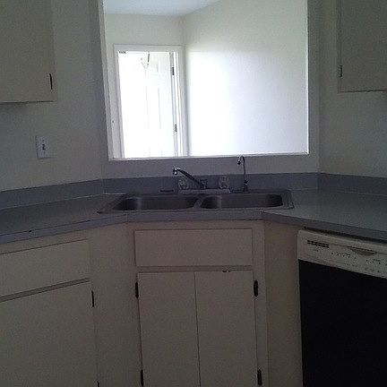 2nd image of 2139 NE 28th St