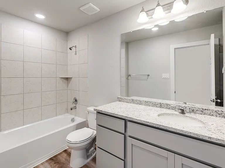721 Ryan Xing — Photo 11