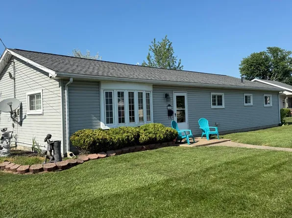 1109 E 3rd St, Pt Clinton, OH 43452