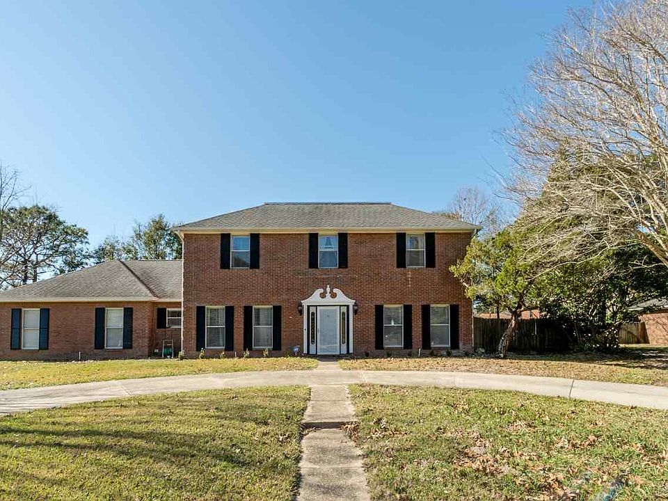1st image of 2405 Semoran Dr