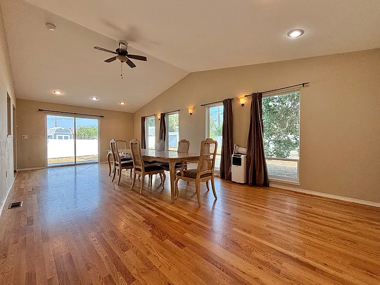 3820 E Carlisle Ave — Photo 7