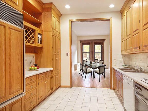 3rd image of 49 W 84th St APT 1