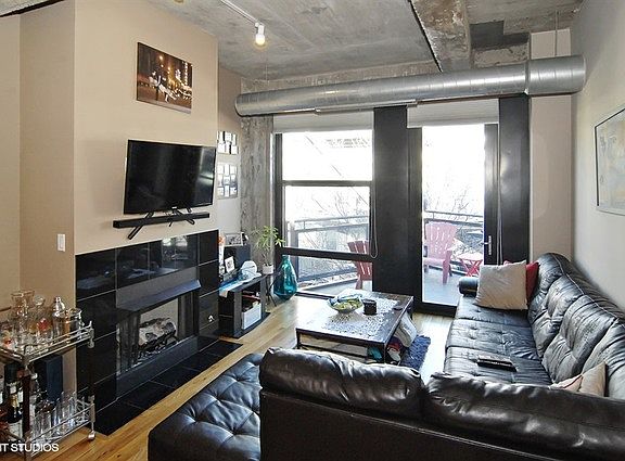5th image of 1070 W 15th St Unit 313