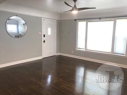4th image of 2025 W 73rd St