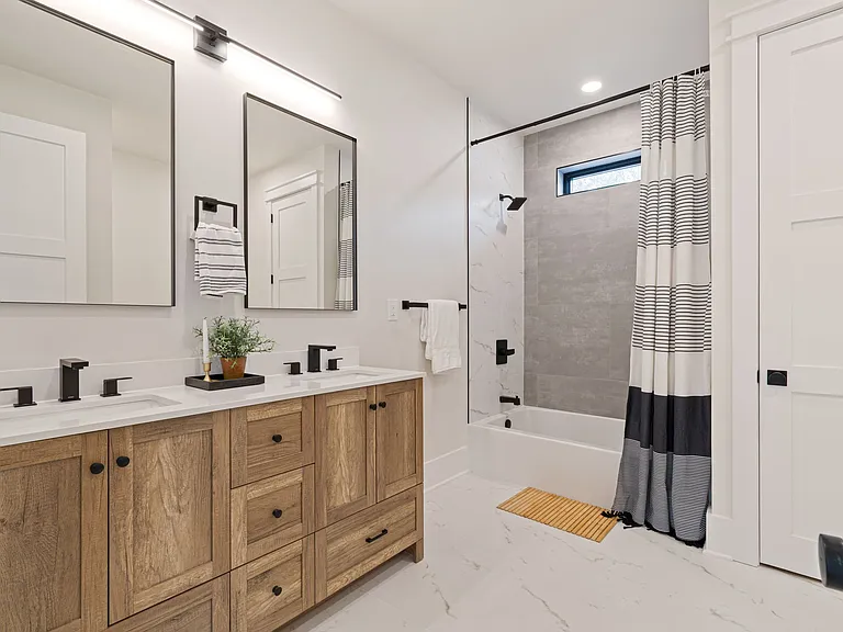 1240 Kenmore Pl — Photo 35