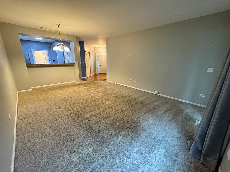 2910 Stockton Ct — Photo 6