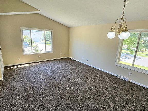 4th image of 5267 Mulligan Dr SW