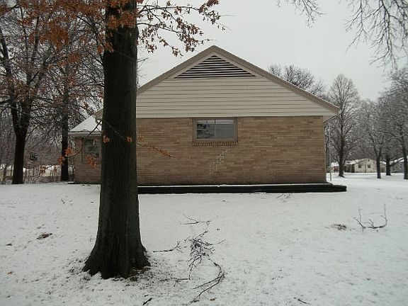 5th image of 1106 Stratford Ave