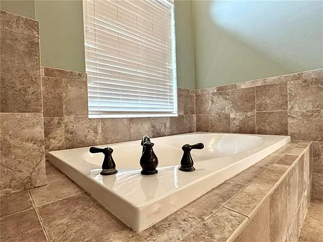 6413 Arden Oaks Dr — Photo 36